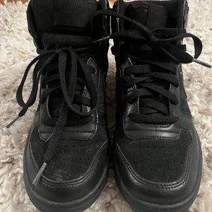 nike dunk high retro all black US size 5 Great condition